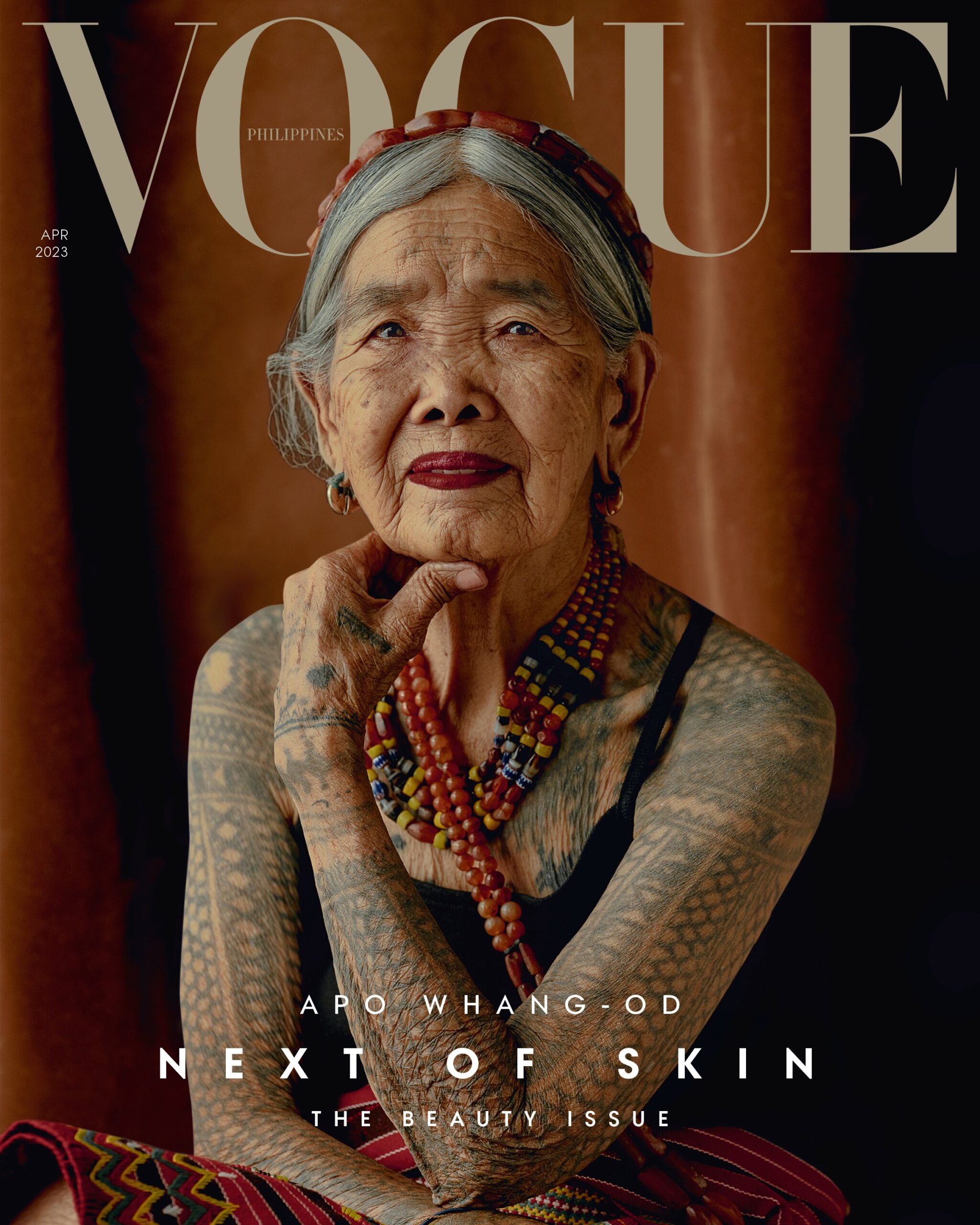 Maria Oggay: chi è la tatuatrice di 106 anni presente sulla copertina di Vogue