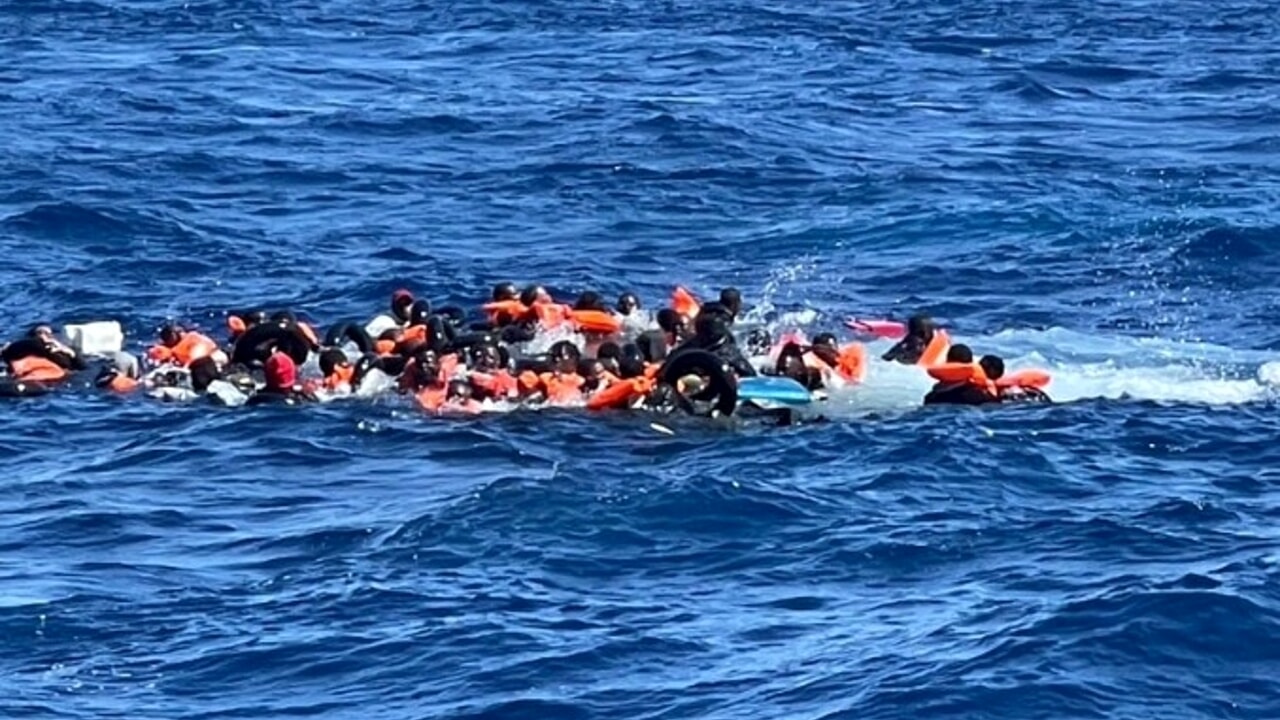 Traffico di esseri umani: arrestati in 25 che gestivano viaggi di migranti