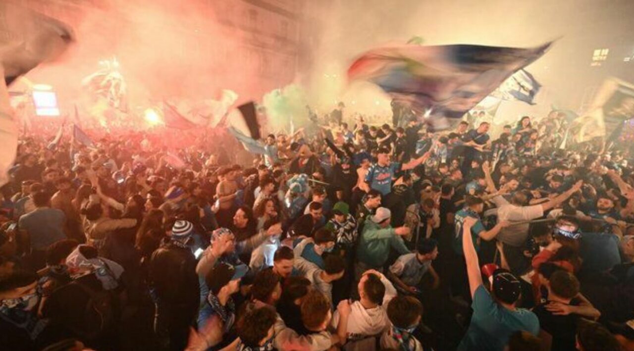 Festa scudetto Napoli: 208 feriti nella notte, che cosa è successo