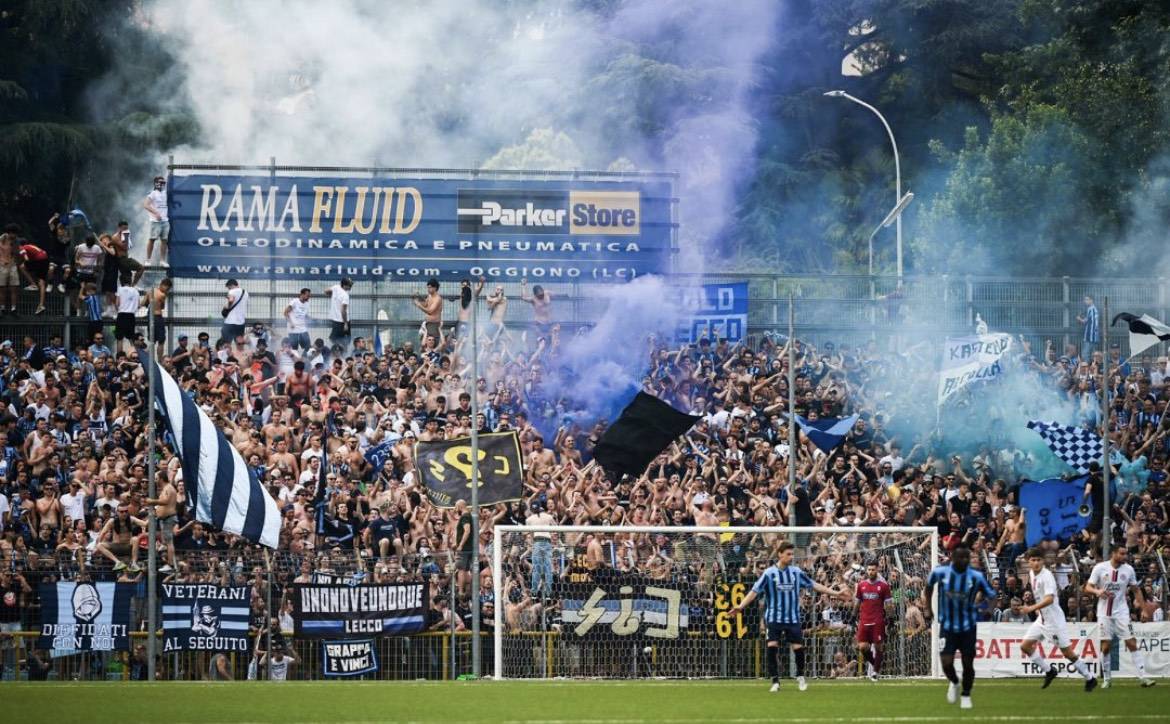 La squadra di calcio del Lecco