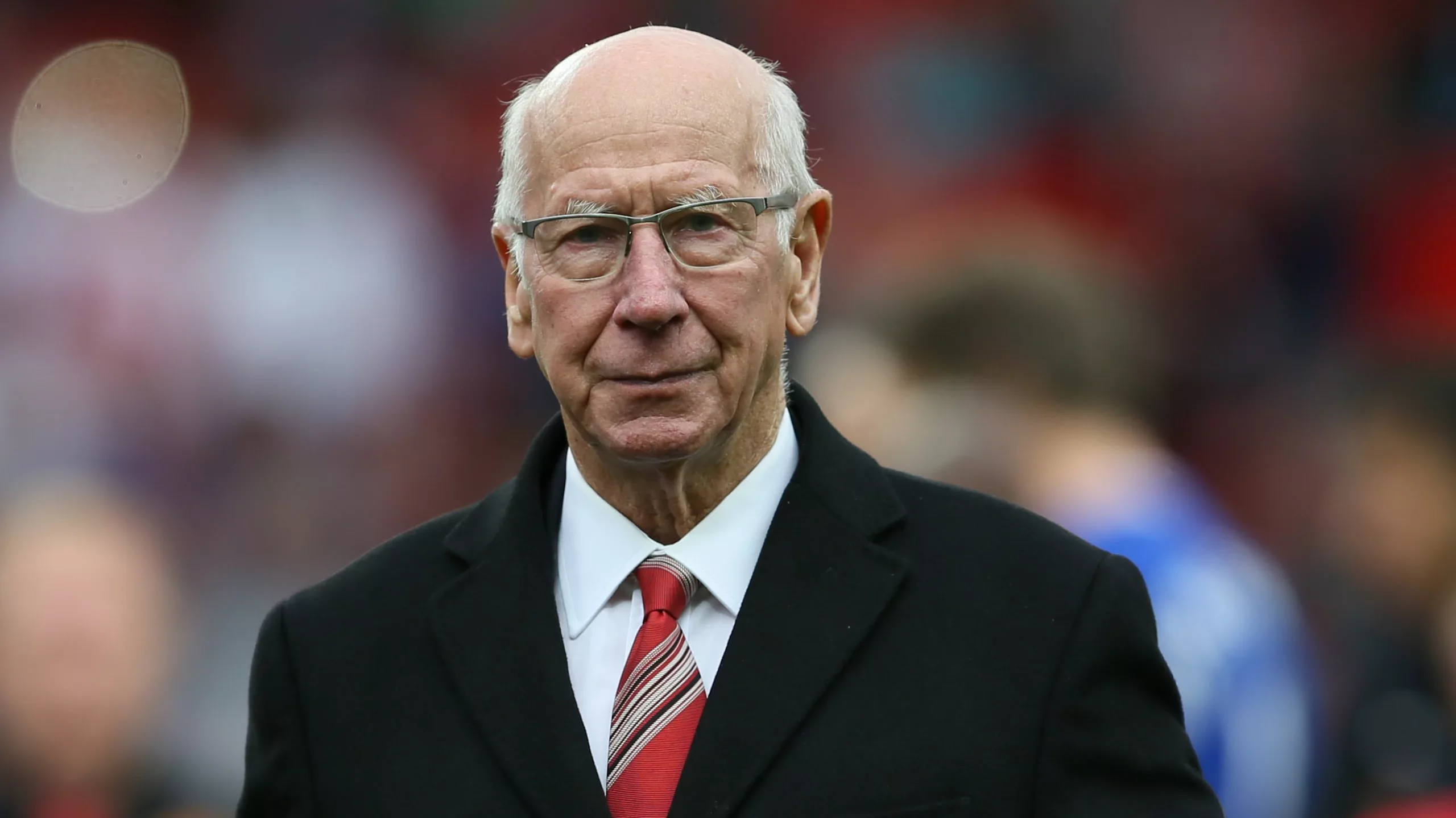 Chi era Bobby Charlton: biografia, carriera e successi del calciatore inglese