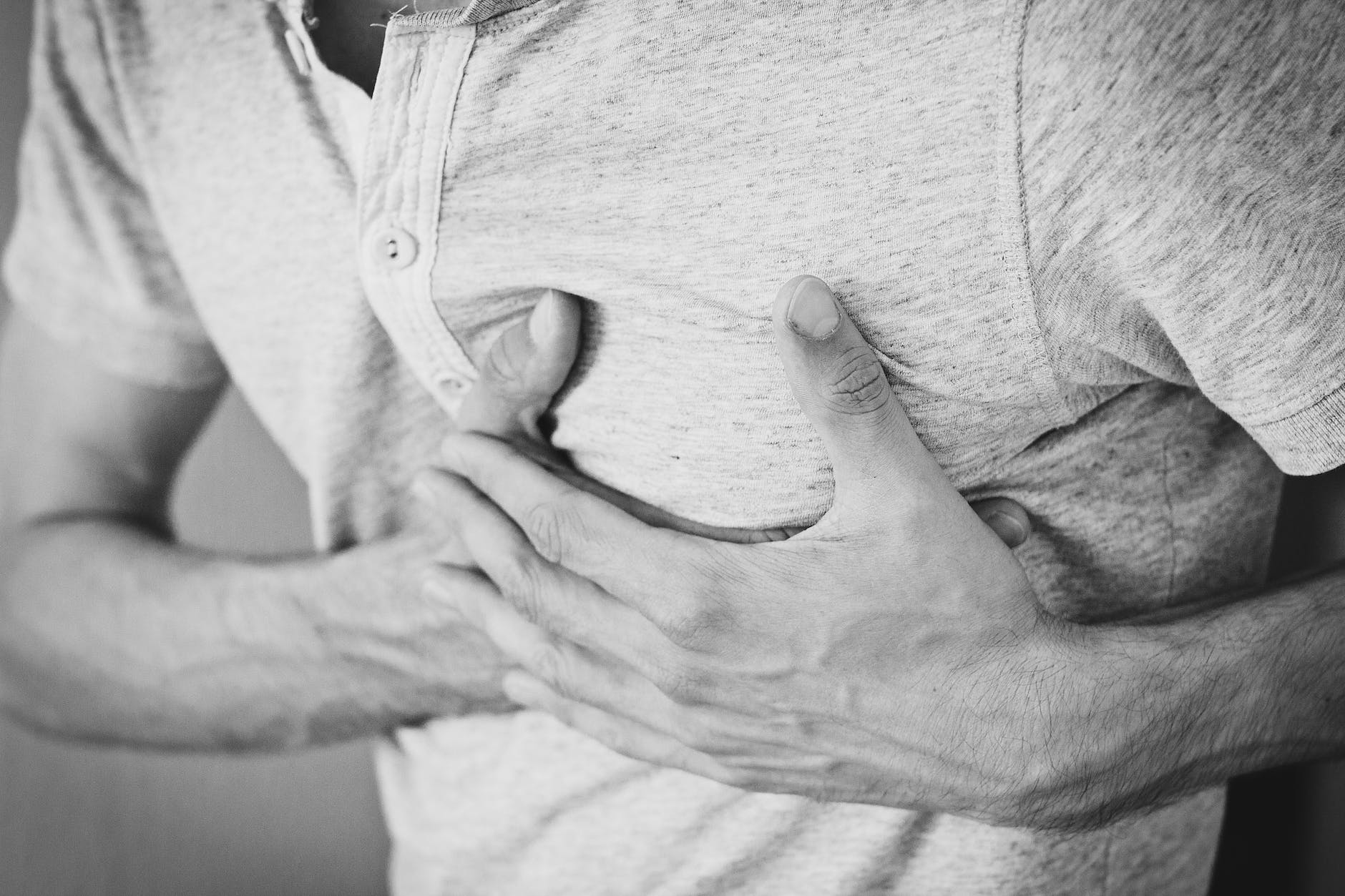 Angina: che cos’è, sintomi, cause, rimedi